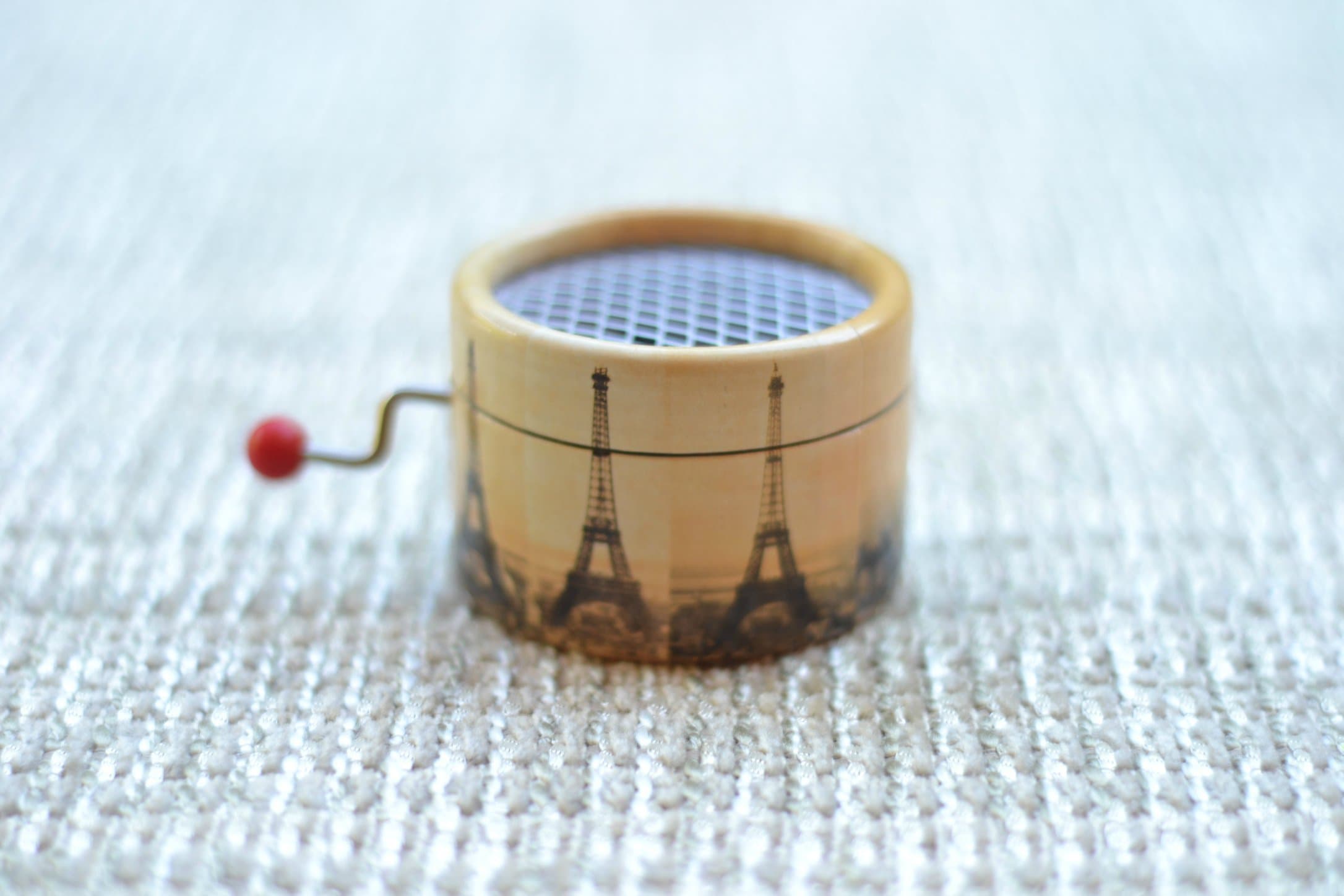 Amelie Hand Cranked Music Box. Eiffel Tower (Paris)