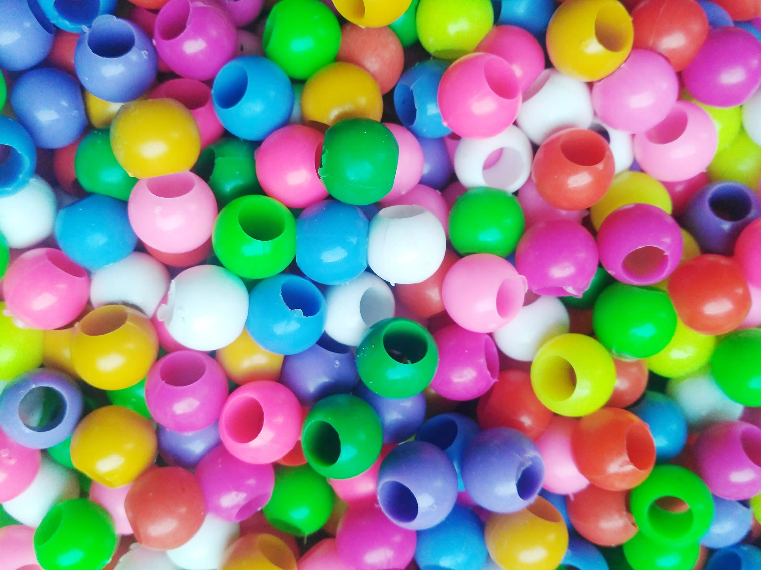 Anshartandcraft Plastic Beads Round : 100g Pack (Plastic Beads Multi 15mm)