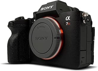 Alpha 7R V Full-Frame Mirrorless Interchangeable Lens Camera (ILCE7RM5/B)