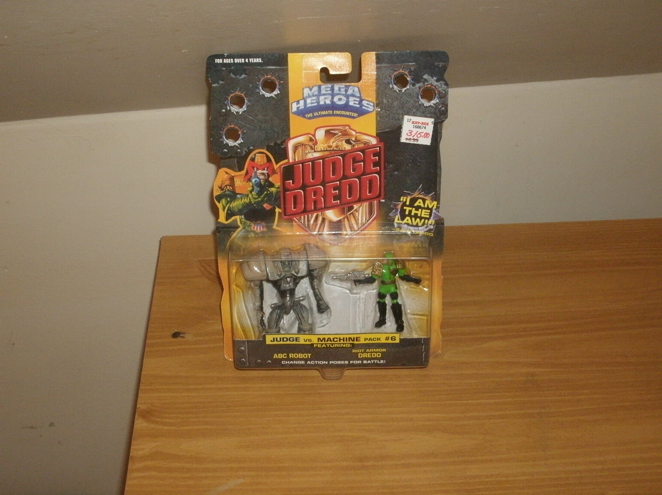 Judge Dredd Judge vs Machine Pack #6 Action Figure 2-Pack